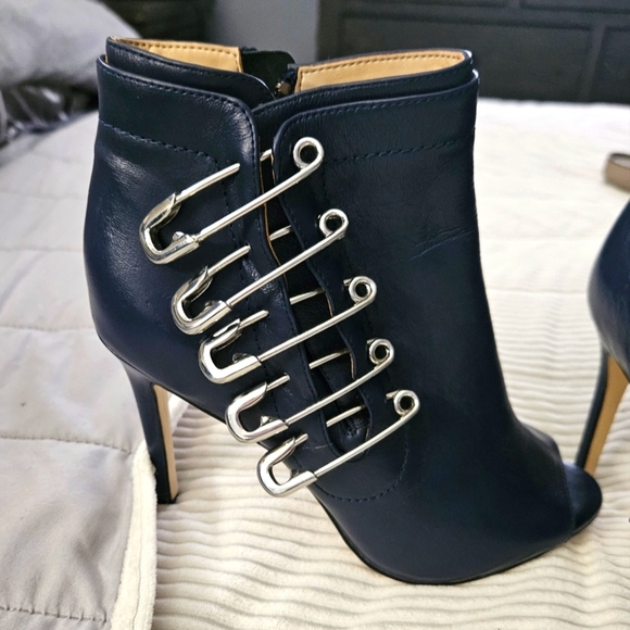 Katy Perry Navy Ankle Boots with Silver Accents Size 8 - Picture 1 of 9